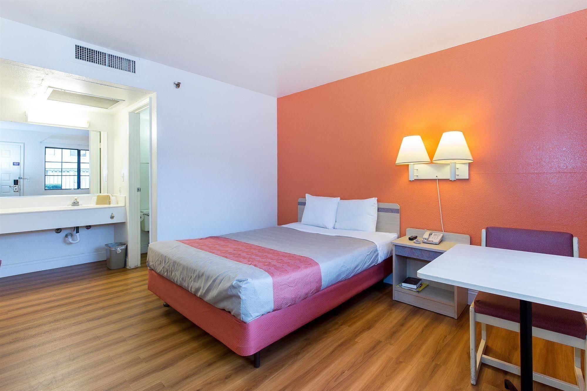 Motel 6 Vallejo - Maritime North 外观 照片